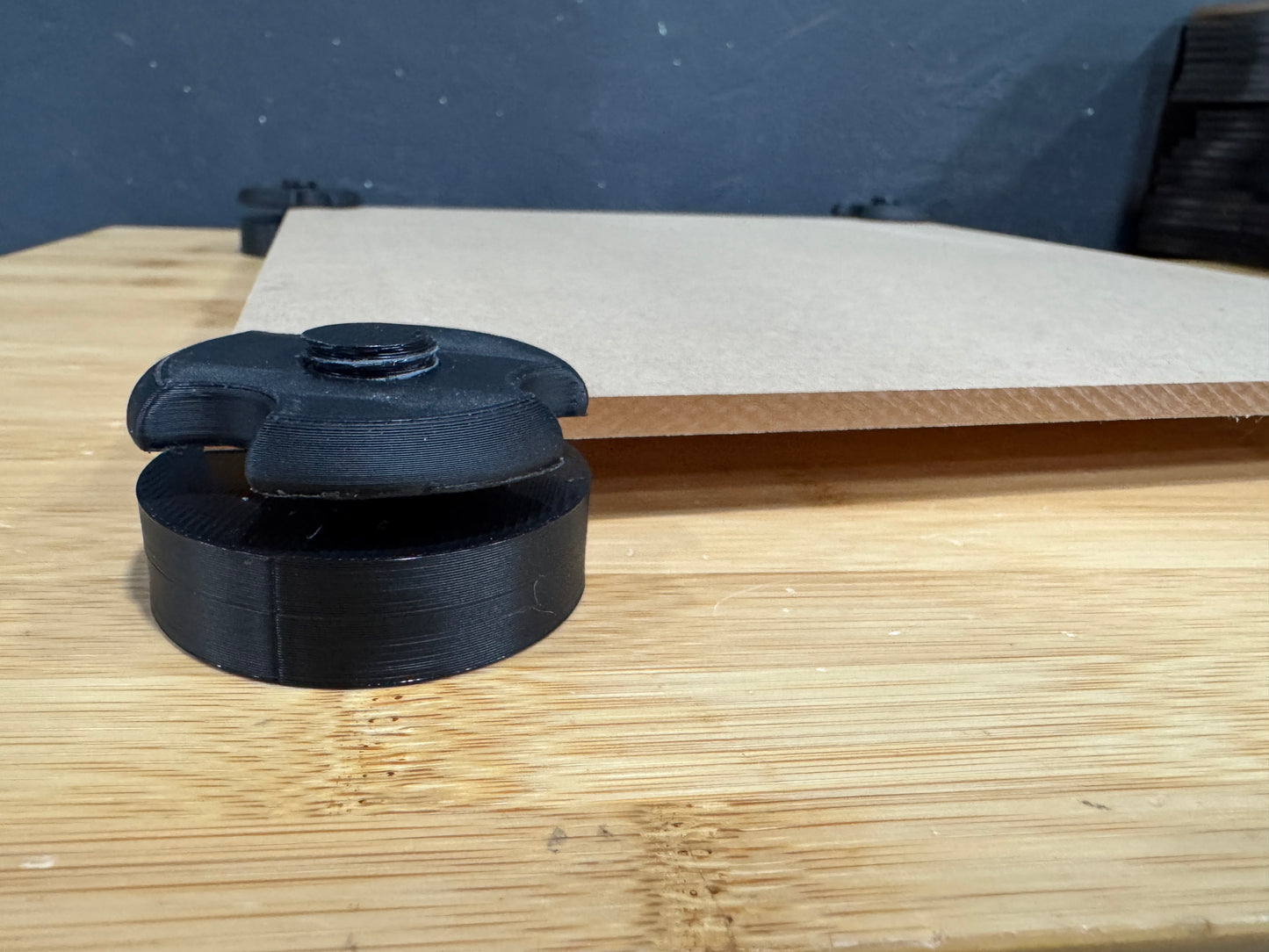 Anti-Flashback Magnetic Risers